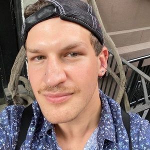 Meet your Posher, Ari